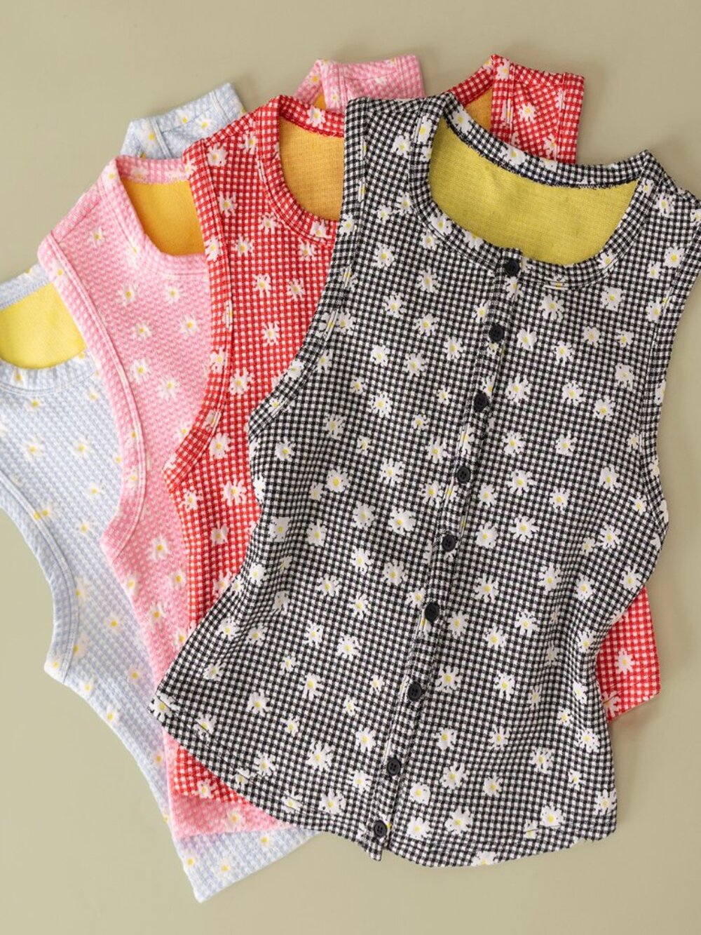Very J Daisy Gingham Sleeveless Button Front Tank Top NWT Cottagecore